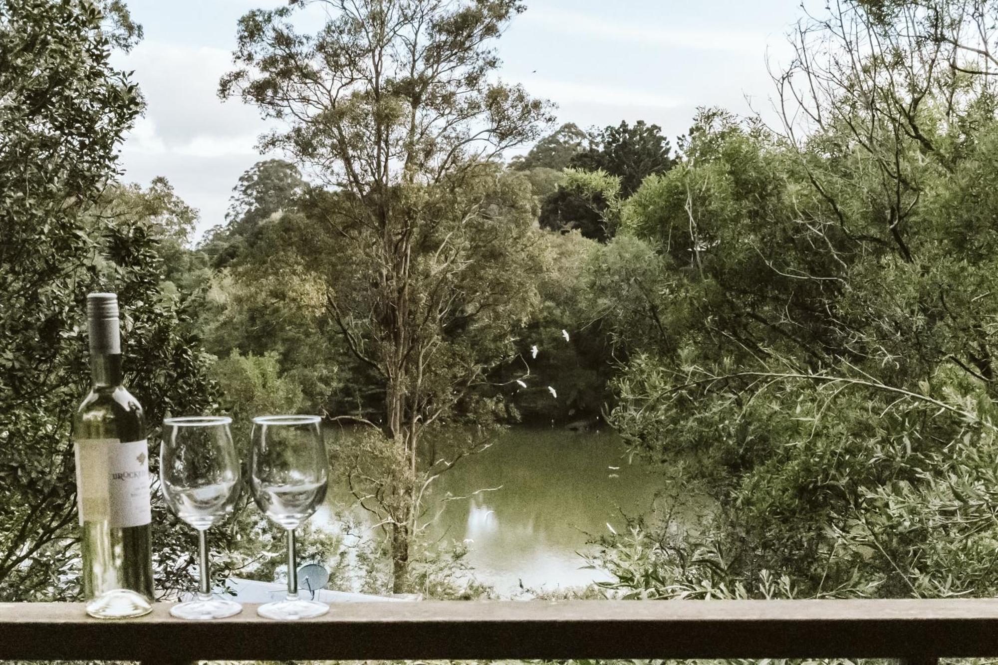 "On Burgum Pond" Cottages Maleny Exterior photo