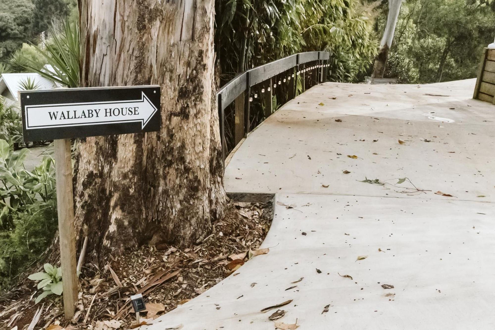 "On Burgum Pond" Cottages Maleny Room photo