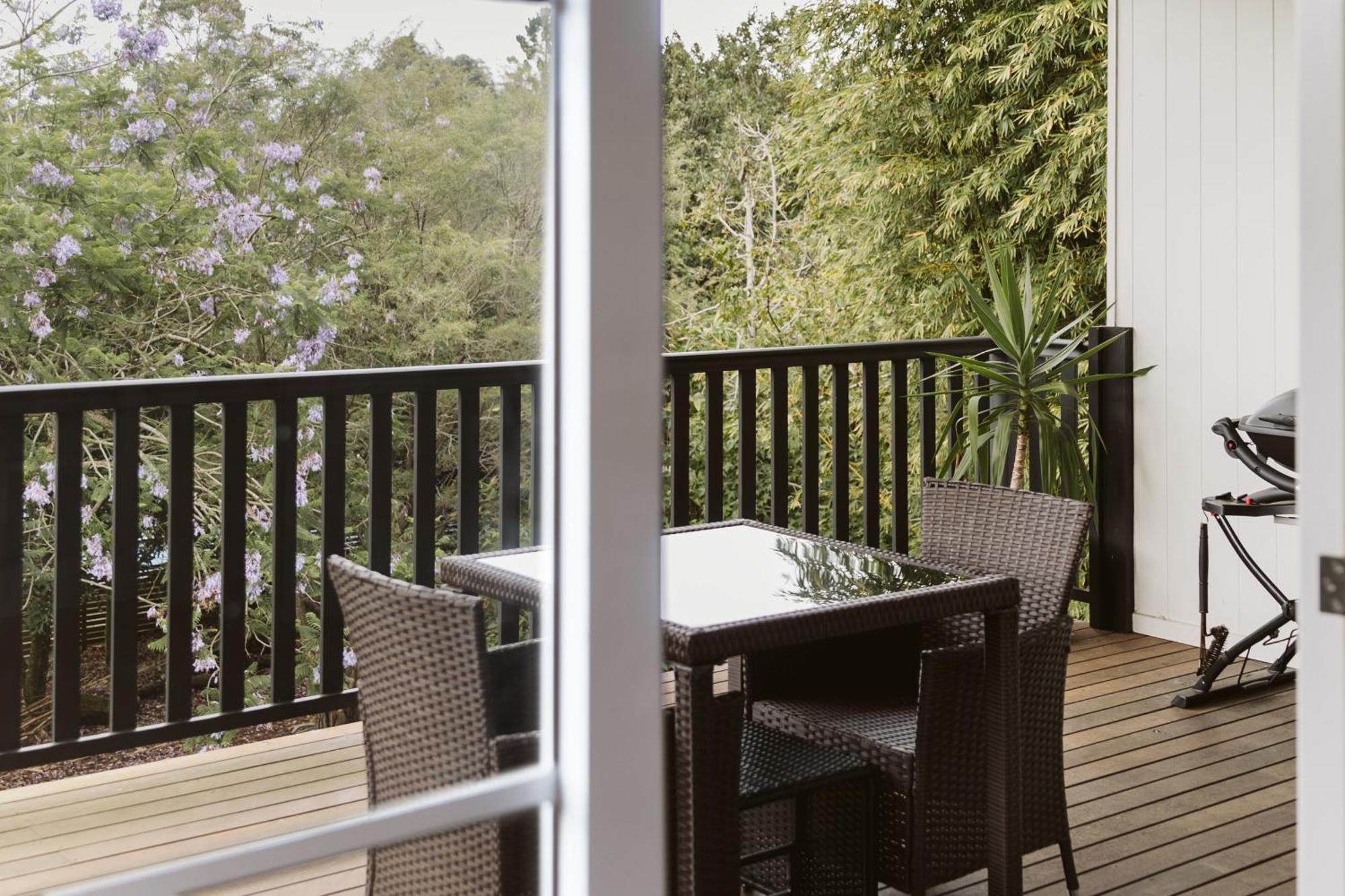 "On Burgum Pond" Cottages Maleny Room photo